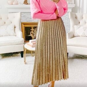 Maeve NWOT Sz 8 holiday gold sequin skirt from Anthropologie
MIDI length